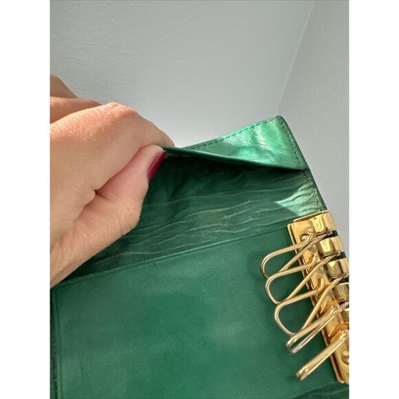 Chanel Green Caviar Logo Key Holder - Picture 13 of 13